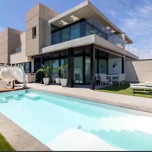 https://villa-kenai-agradable-villa-con-piscina-privada-y-gimnasio.in-canary-islands.com
